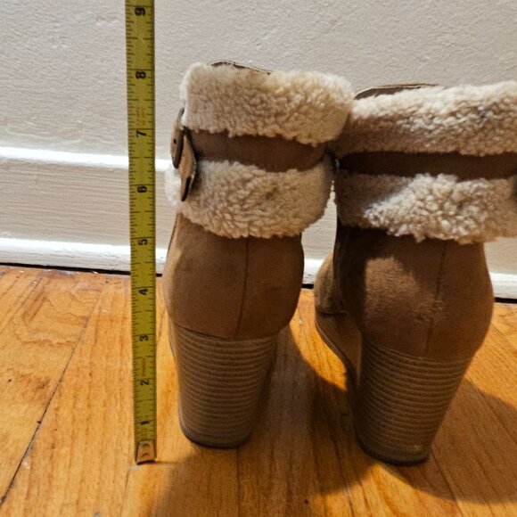 Cheeks brown wedge boot with faux shearling Size 10- Used in good condition - Picture 4 of 5